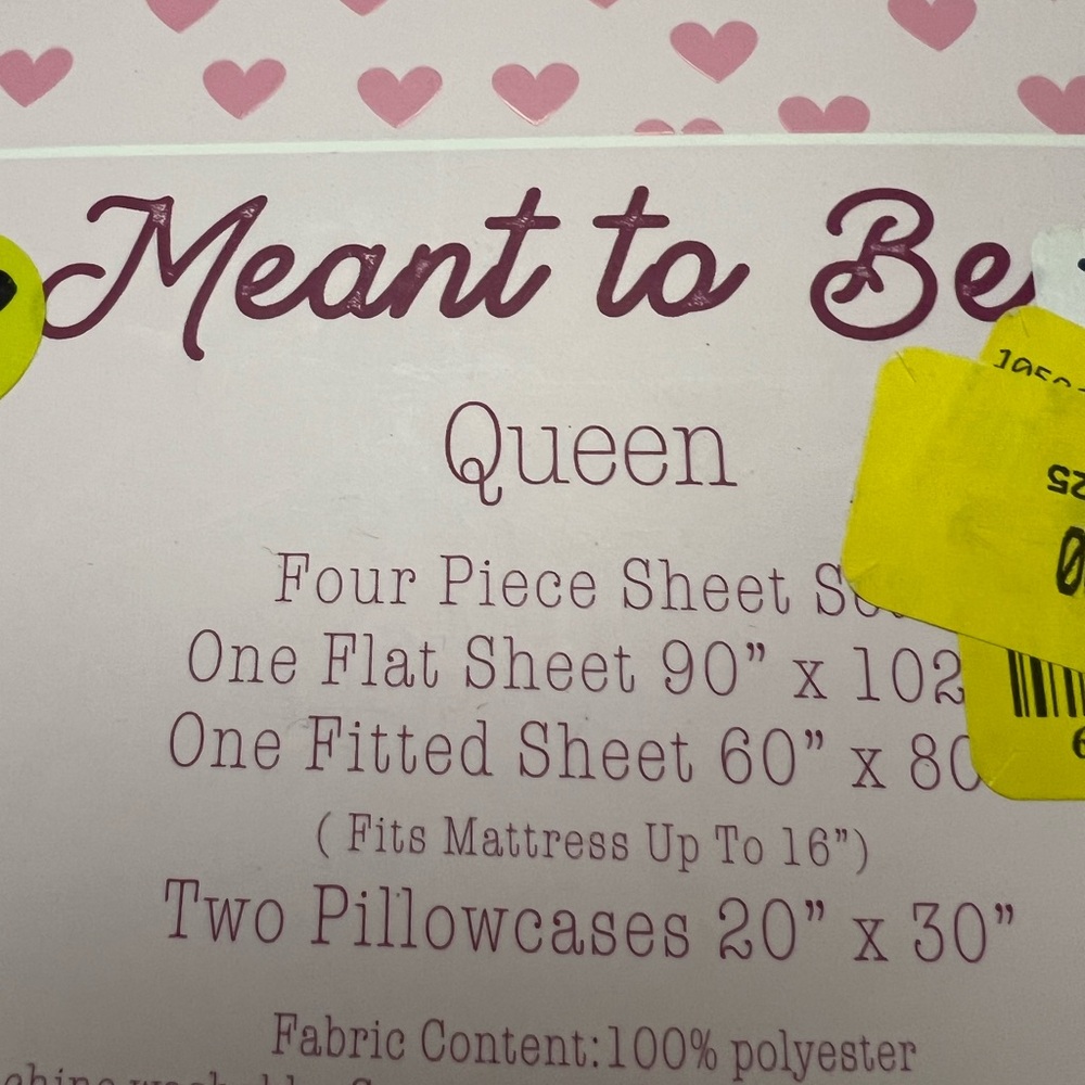 Que Heart and Dice Queen Sheet Set - Red and Pink - Picture 3 of 4